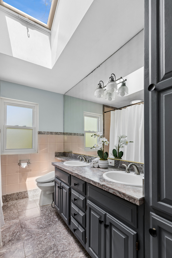 887 Deerfield Road Highland Park, IL 60035 - Photo 15 of 44 Gallery Image 15