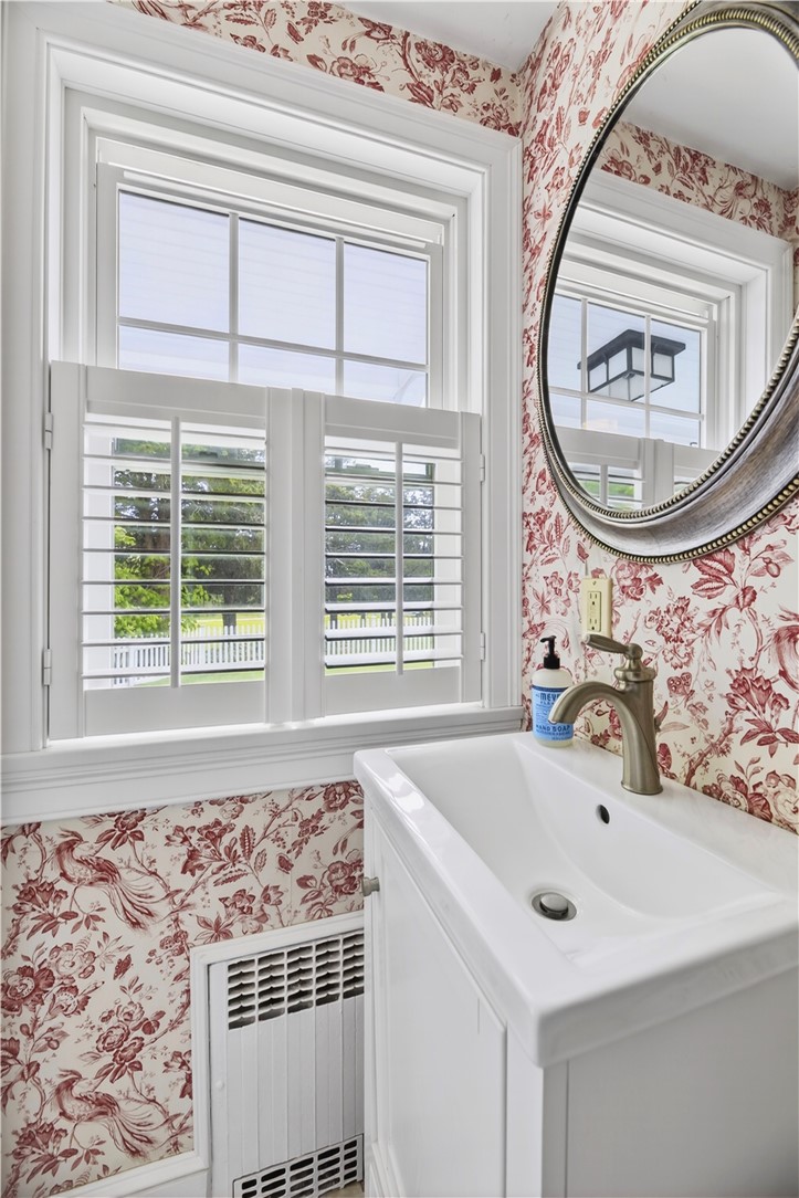 229 Shore Road Westerly, RI 02891 - Photo 18 of 40