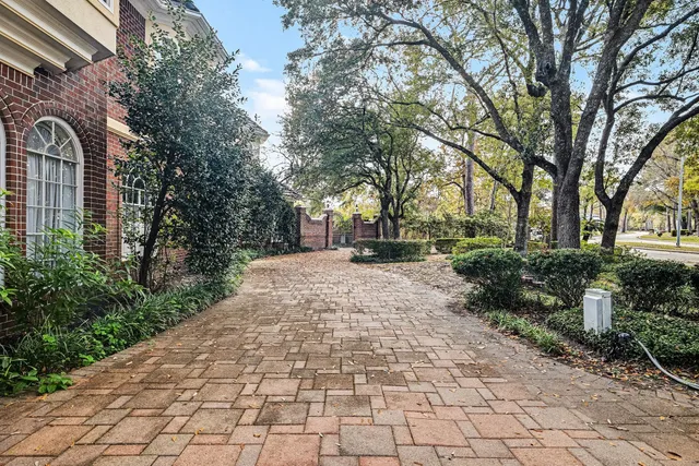 $1,350,000 | 2907 Cedar Woods Place, Houston, TX 77068