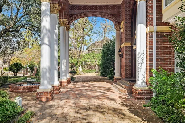 $1,229,000 | 2907 Cedar Woods Place, Houston, TX 77068
