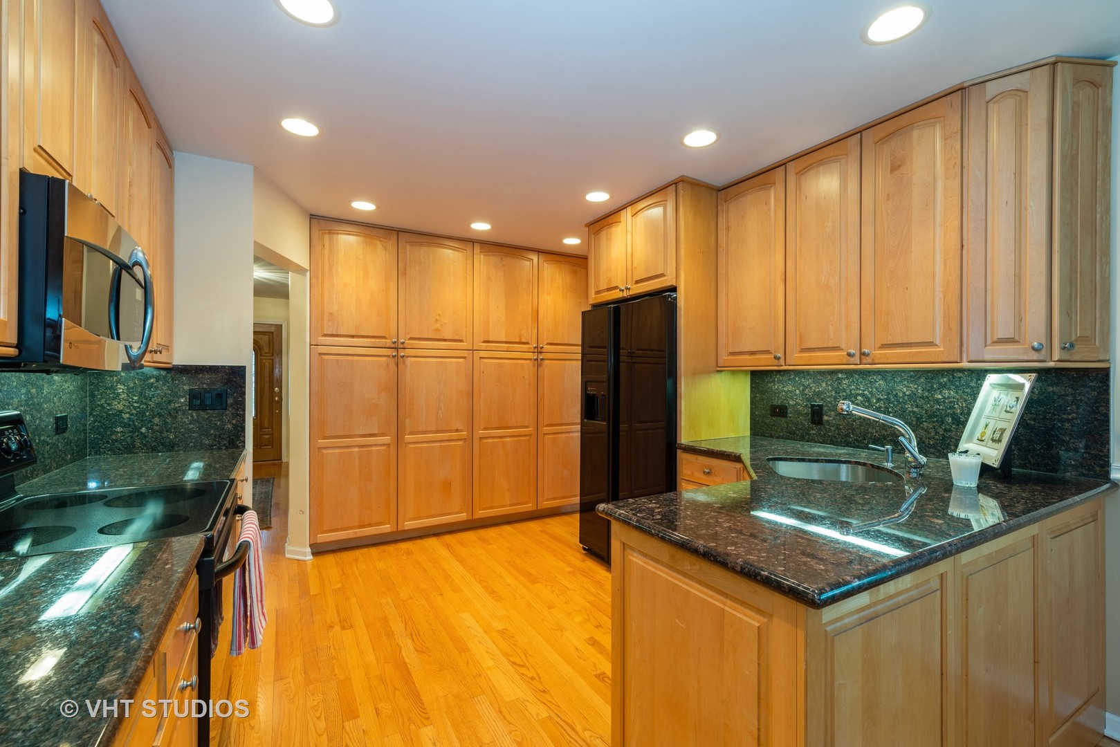 1009 Kenton Road Deerfield, IL 60015 - Photo 7 of 19