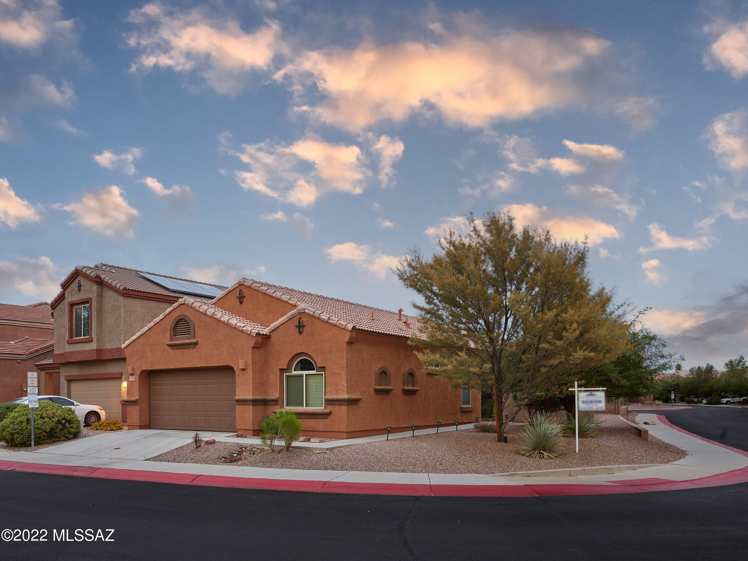 8742 North Norway Spruce Road Tucson, AZ 85743 - Photo 3 of 18