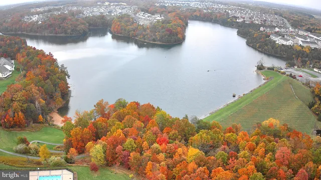 a view of a tennis court