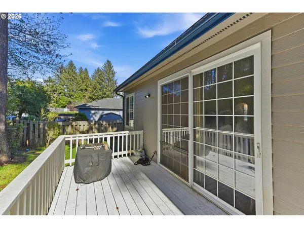 $415,000 | 1120 Lakeshore Drive, Coos Bay, OR 97420