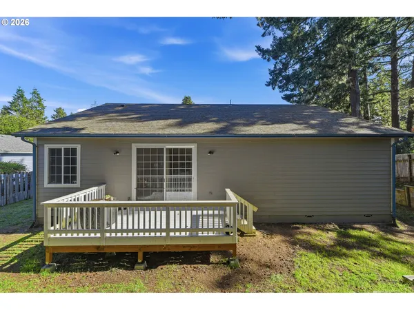$415,000 | 1120 Lakeshore Drive, Coos Bay, OR 97420