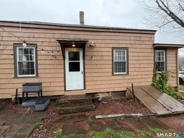 $2,200 | 189 Marlborough Street, Portland, CT 06480