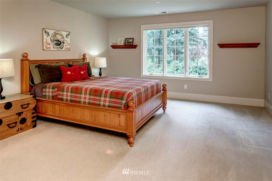 1405 Evergreen Point Road Medina, WA 98039 - Photo 14 of 25