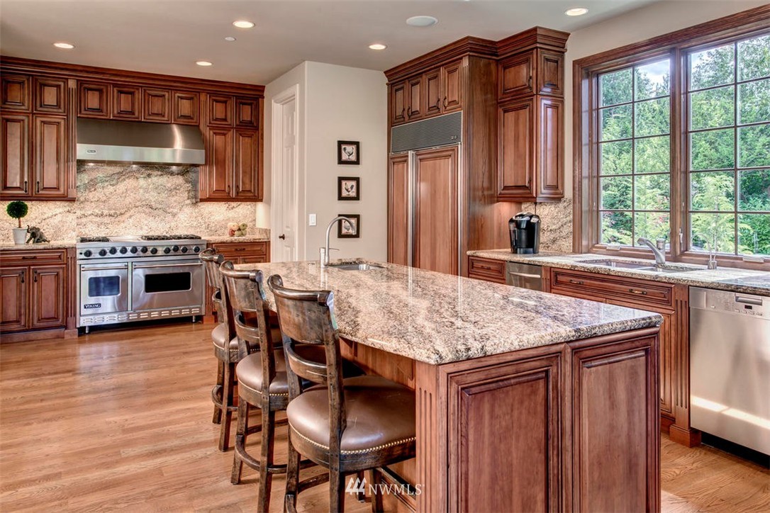 1405 Evergreen Point Road Medina, WA 98039 - Photo 9 of 25