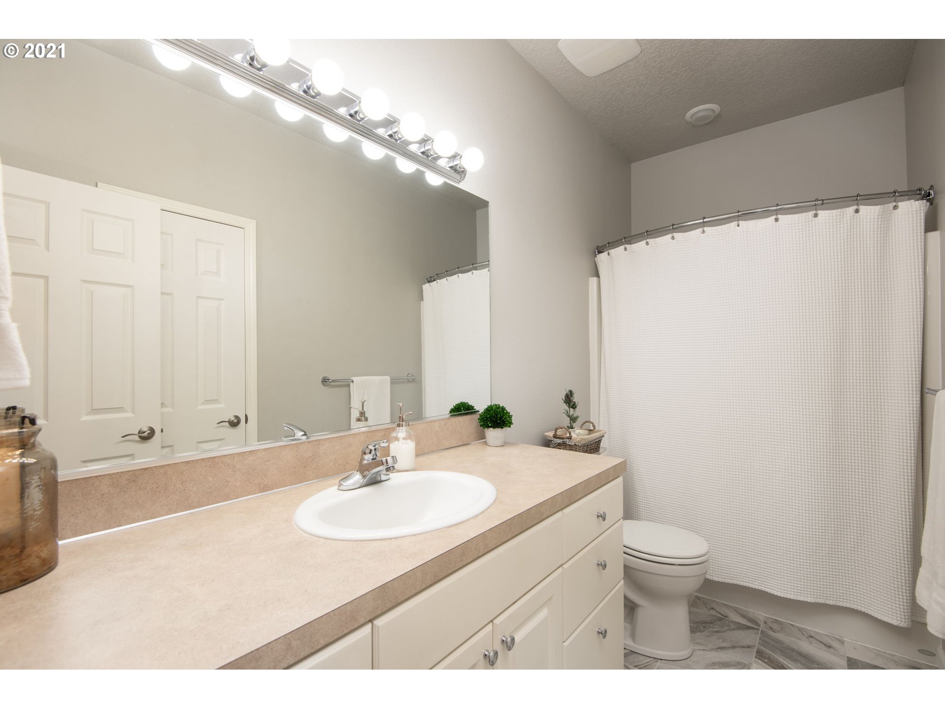 25919 Southeast Sunshine Valley Road Damascus, OR 97089 - Photo 18 of 32 Gallery Image 18