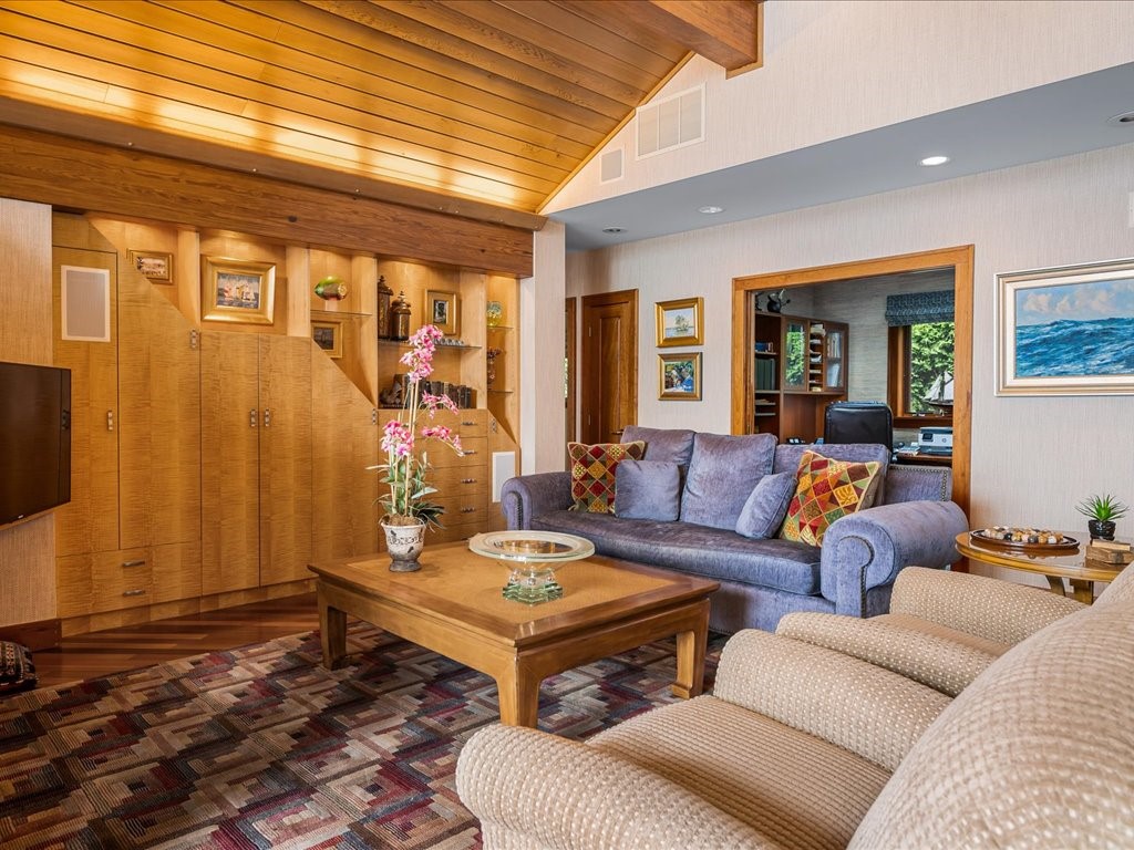 4747 County Road Canandaigua, NY 14424 - Photo 15 of 43 Living Room