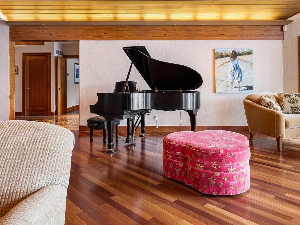 4747 County Road Canandaigua, NY 14424 - Photo 16 of 43 Living Room