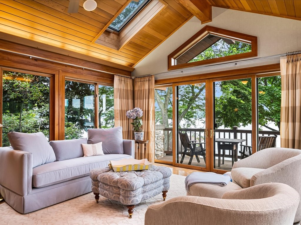 4747 County Road Canandaigua, NY 14424 - Photo 22 of 43 Primary Suite