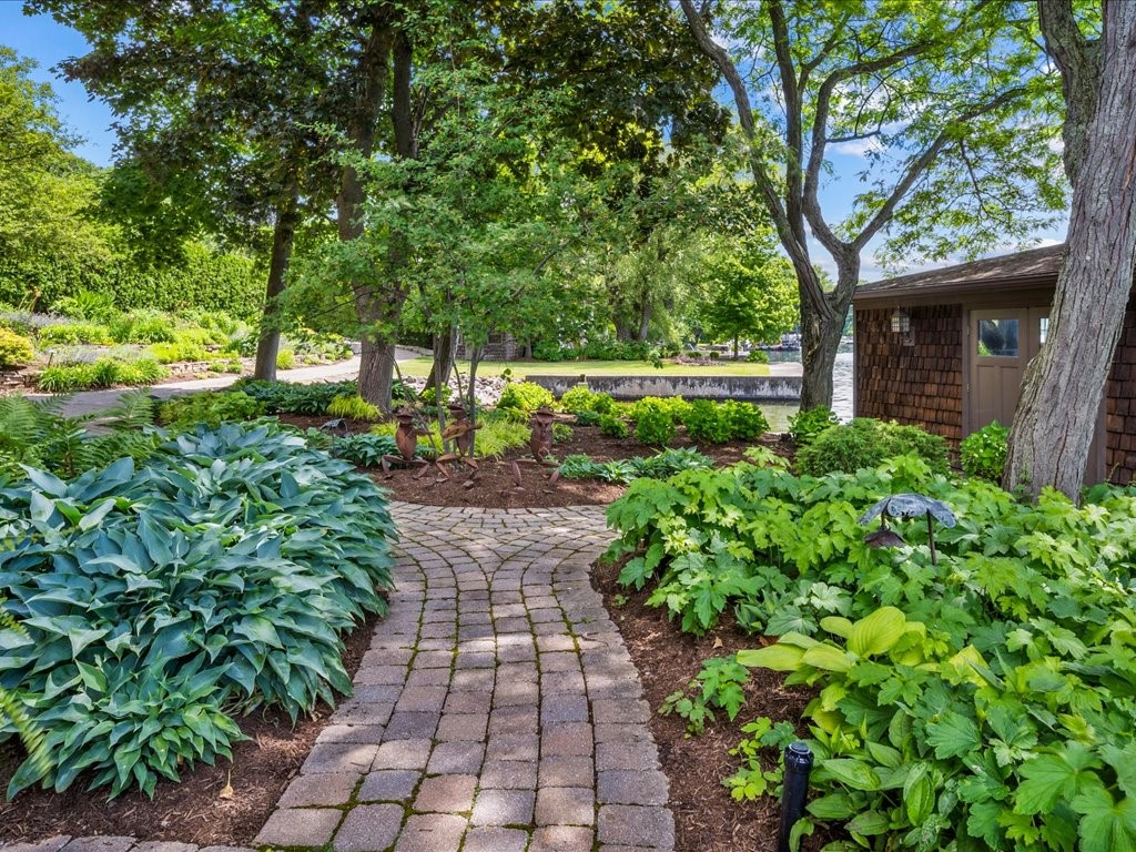 4747 County Road Canandaigua, NY 14424 - Photo 6 of 43 Garden Path