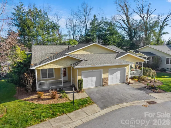 $385,000 | 40 Spring Village Lane, Hendersonville, NC 28739