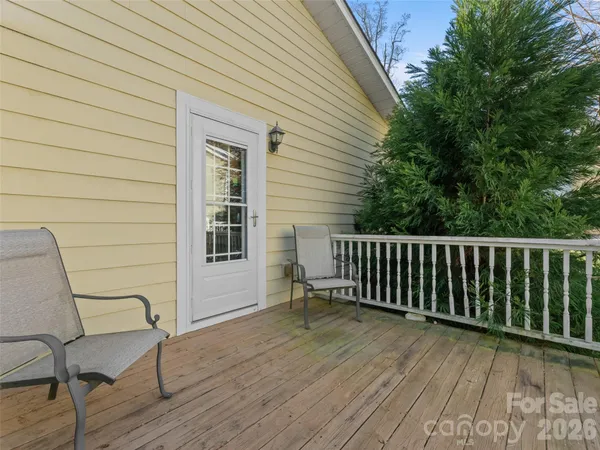 $385,000 | 40 Spring Village Lane, Hendersonville, NC 28739