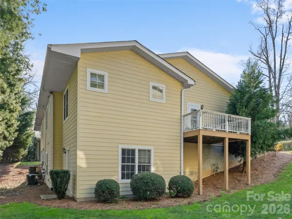 $385,000 | 40 Spring Village Lane, Hendersonville, NC 28739