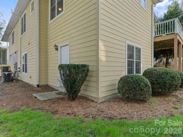 $385,000 | 40 Spring Village Lane, Hendersonville, NC 28739
