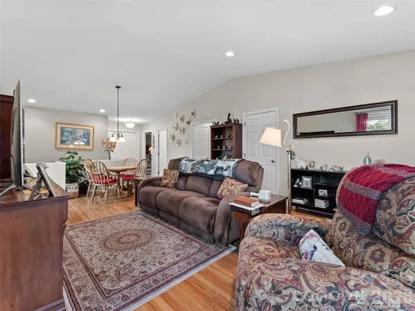 $385,000 | 40 Spring Village Lane, Hendersonville, NC 28739