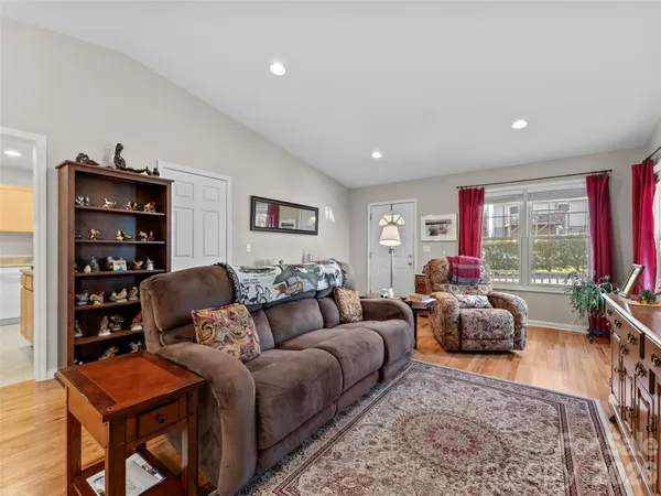 $385,000 | 40 Spring Village Lane, Hendersonville, NC 28739