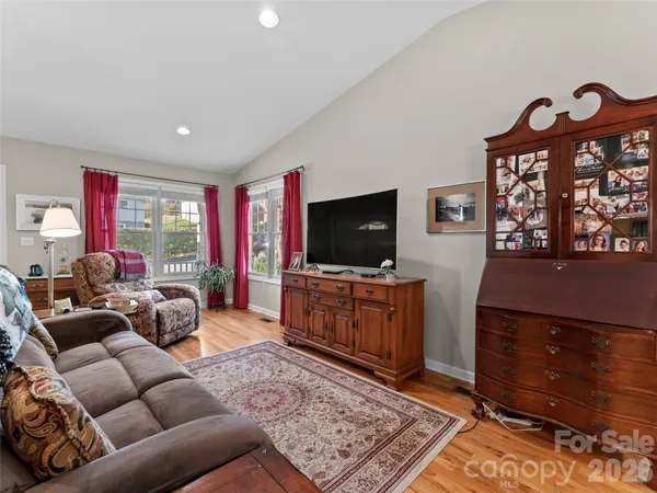 $385,000 | 40 Spring Village Lane, Hendersonville, NC 28739