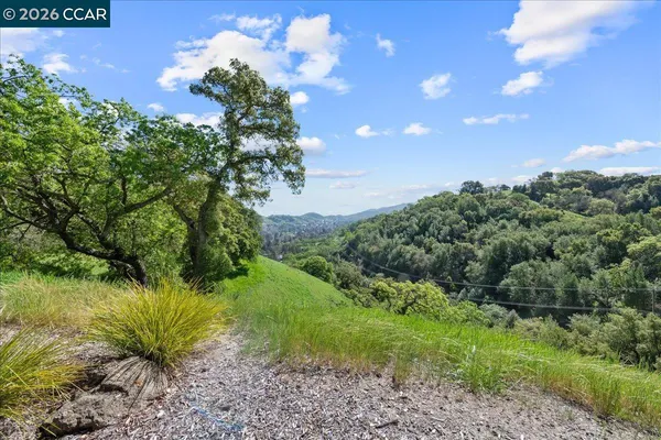 $925,000 | 2100 Skycrest Drive, Unit 12, Walnut Creek, CA 94595