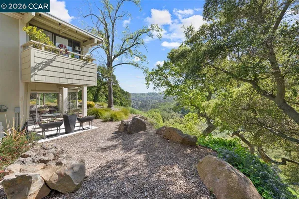 $925,000 | 2100 Skycrest Drive, Unit 12, Walnut Creek, CA 94595