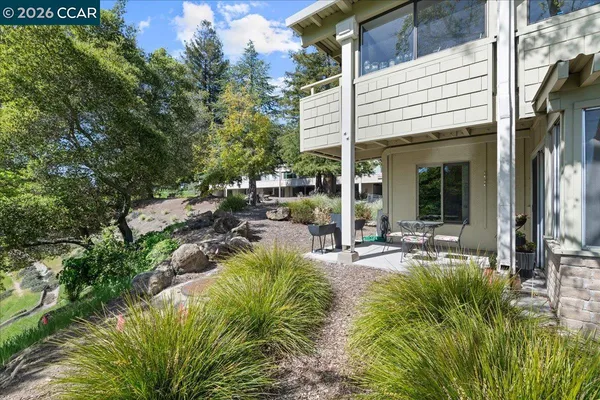 $925,000 | 2100 Skycrest Drive, Unit 12, Walnut Creek, CA 94595