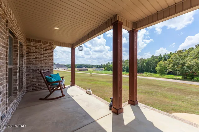a view of a outdoor space and a yard