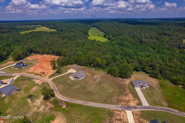 $479,900 | 240 Greystone Cv Street, Henderson, TN 38340