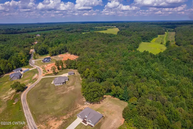 $479,900 | 240 Greystone Cv Street, Henderson, TN 38340