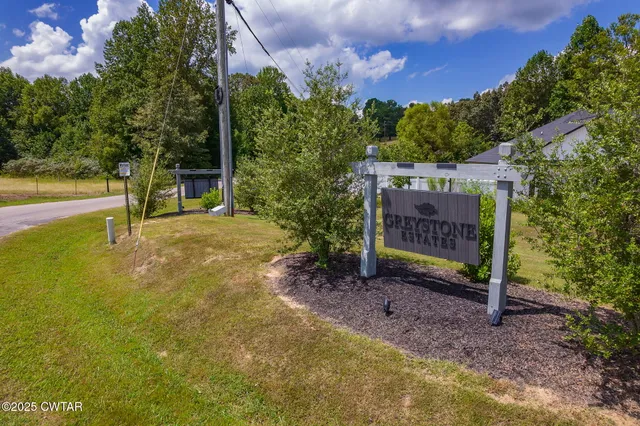 $479,900 | 240 Greystone Cv Street, Henderson, TN 38340