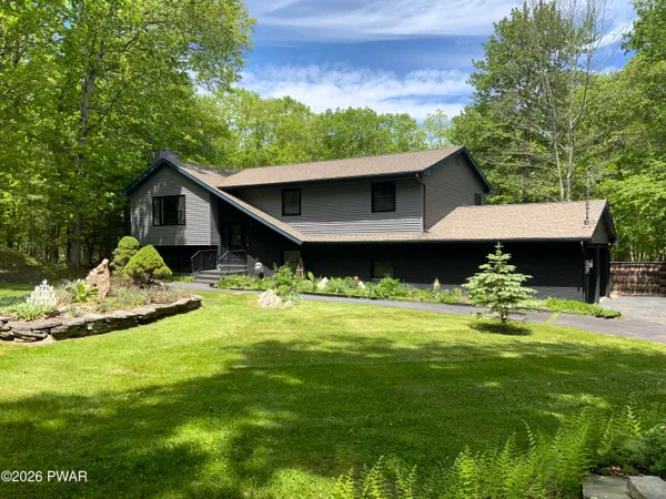 $474,000 | 184 Lakewood Drive, Dingmans Ferry, PA 18328