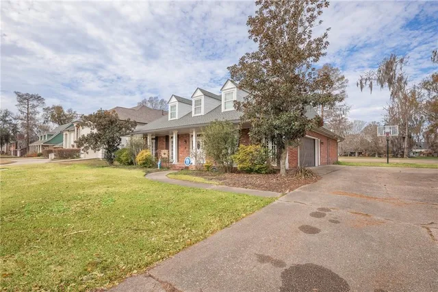 $465,000 | 51 Rosedown Drive, Destrehan, LA 70047