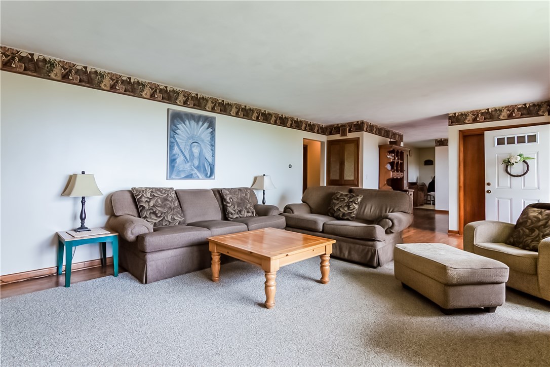 5435 Post Road Charlestown, RI 02813 - Photo 7 of 20 Livingroom