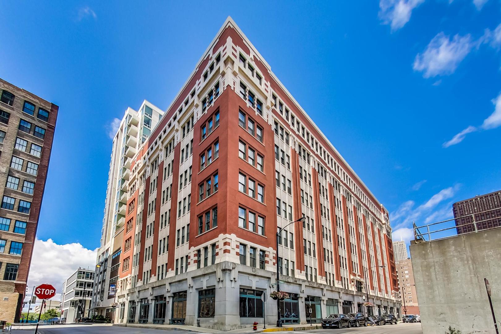 732 South Financial Place, Unit 618 Chicago, IL 60605 - Photo 1 of 19