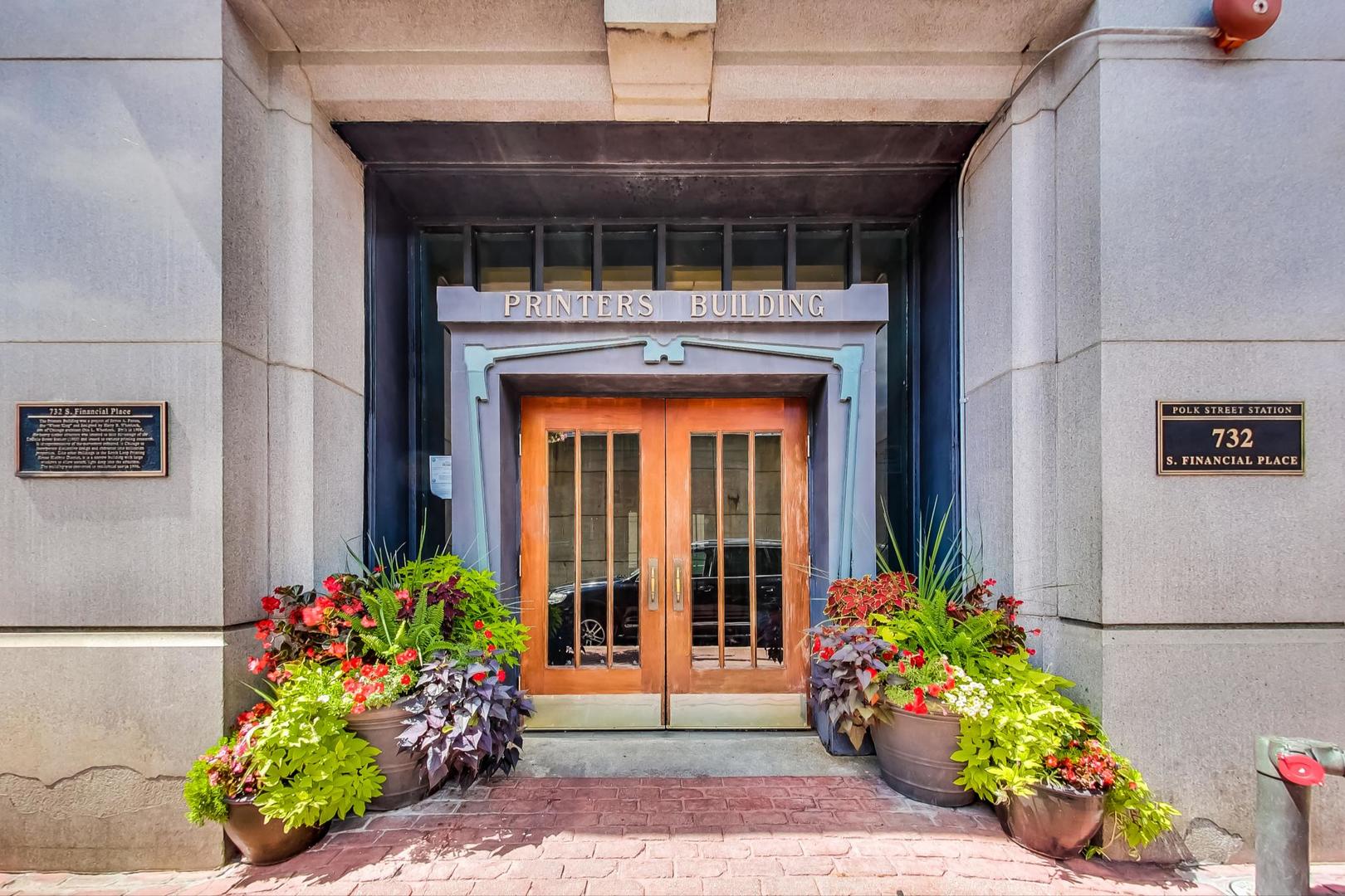 732 South Financial Place, Unit 618 Chicago, IL 60605 - Photo 2 of 19