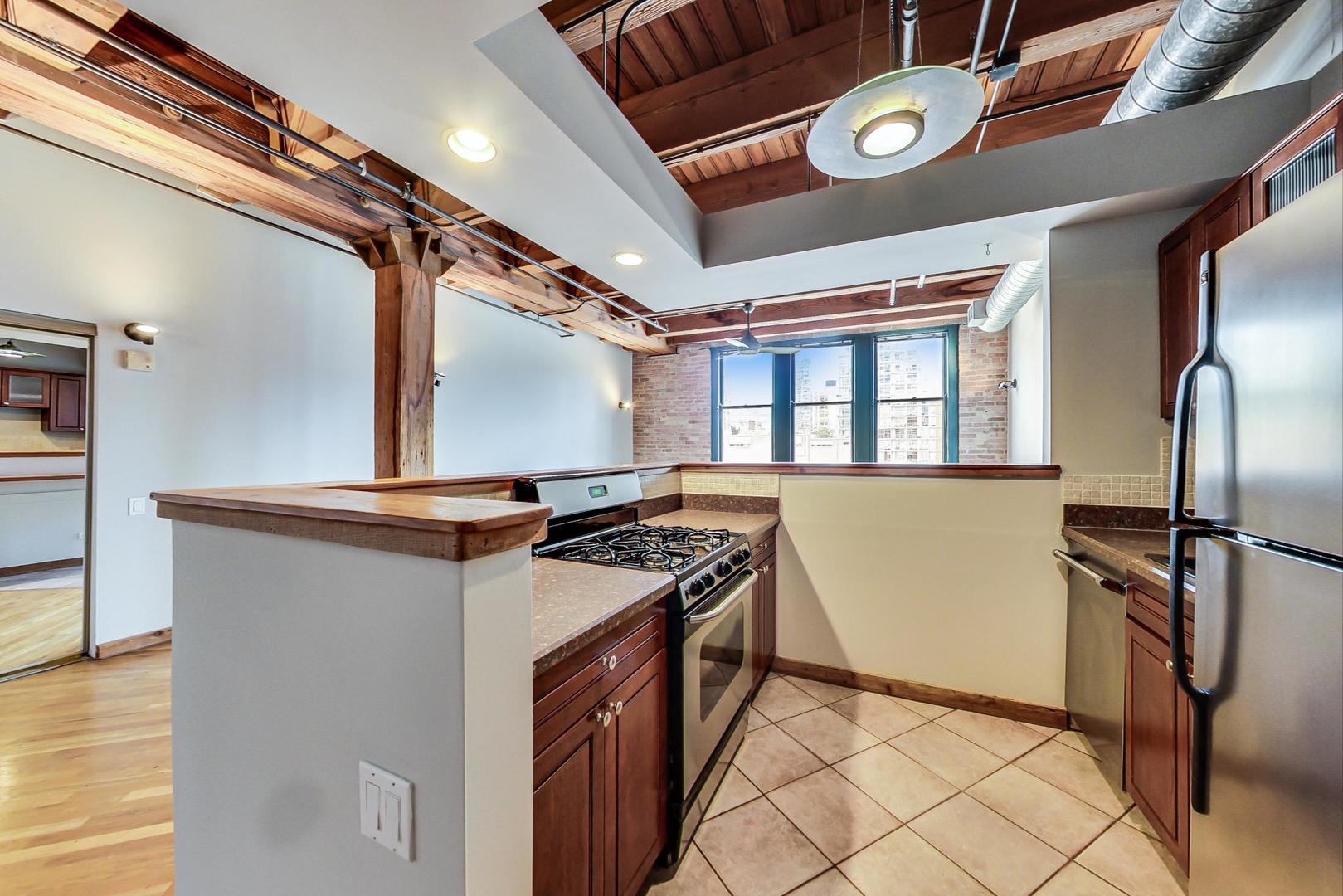 732 South Financial Place, Unit 618 Chicago, IL 60605 - Photo 8 of 19