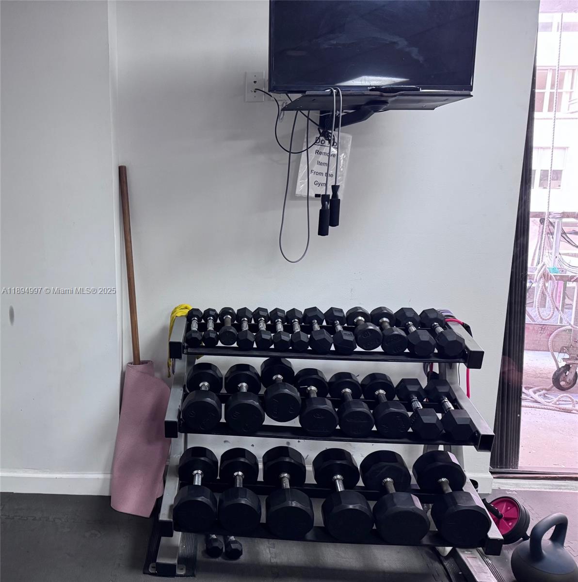 6061 Collins Avenue, Unit 10C Miami Beach, FL 33140 - Photo 25 of 45