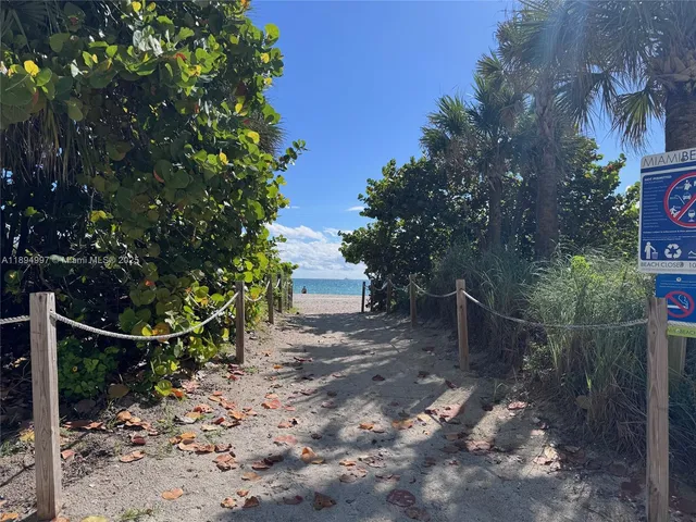 $3,700 | 6061 Collins Avenue, Unit 10C, Miami Beach, FL 33140