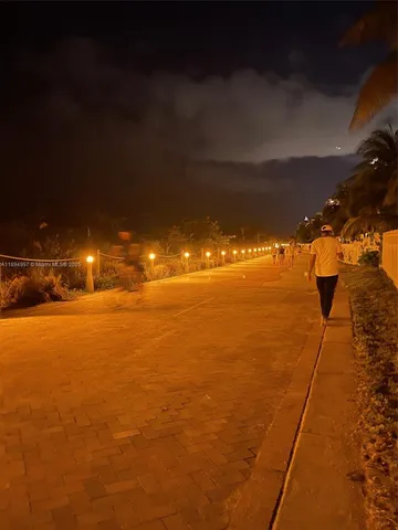 $3,700 | 6061 Collins Avenue, Unit 10C, Miami Beach, FL 33140