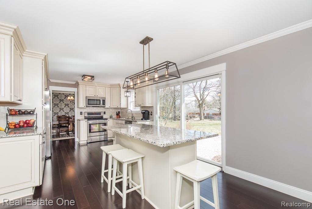 585 South Fieldstone Drive Rochester Hills, MI 48309 - Photo 15 of 34