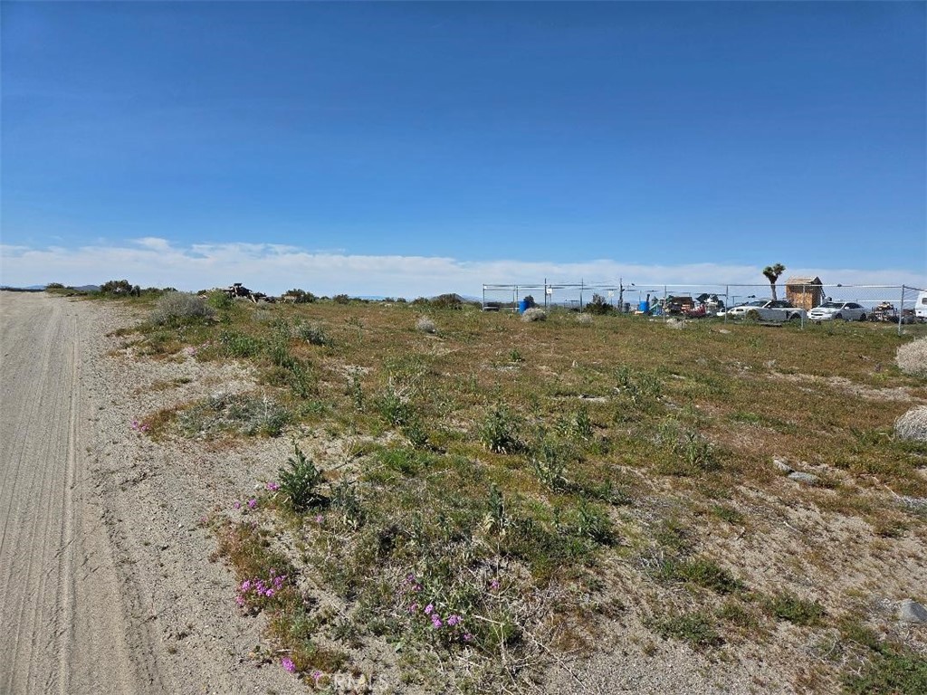 4454 Sandstone Road Phelan, CA 92371 - Photo 3 of 6 Side view of lot.