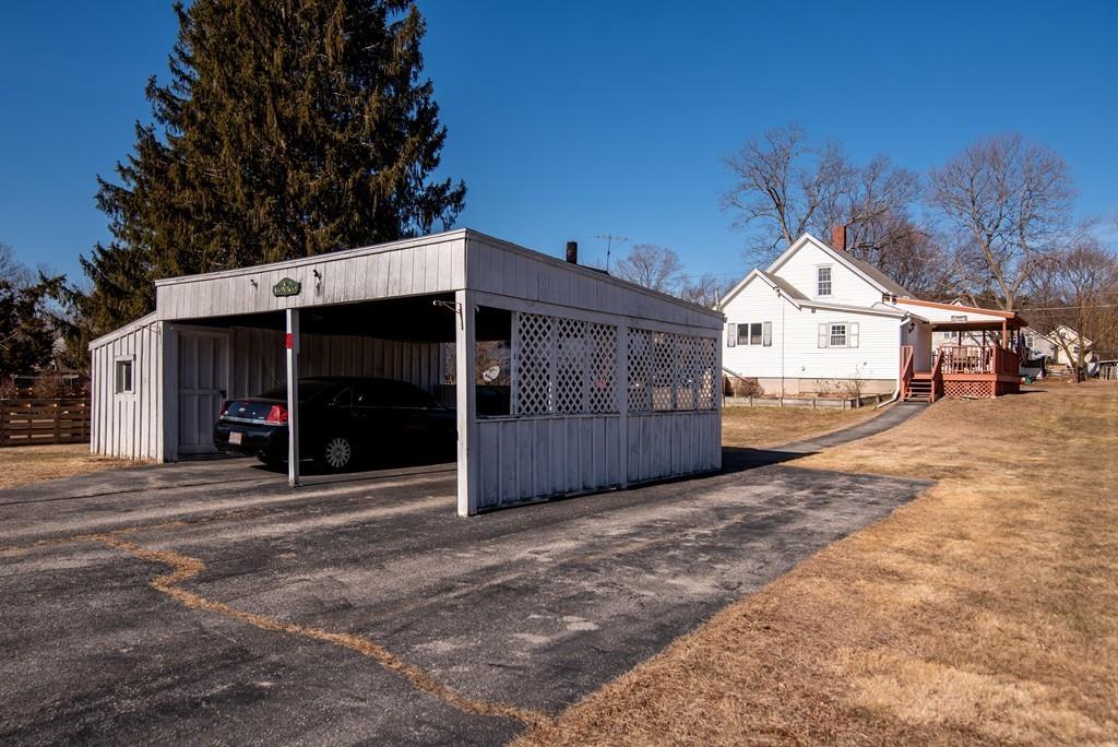 33 Quinebaug Road Dudley, MA 01571 - Photo 4 of 32 Gallery Image 4