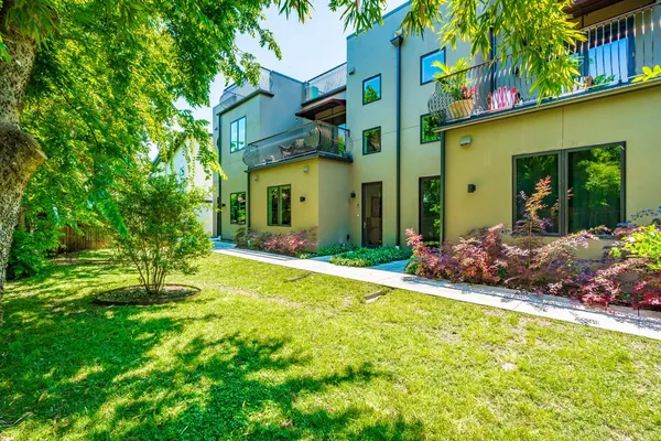 $3,850 | 206 East Live Oak Street, Unit F, Austin, TX 78704