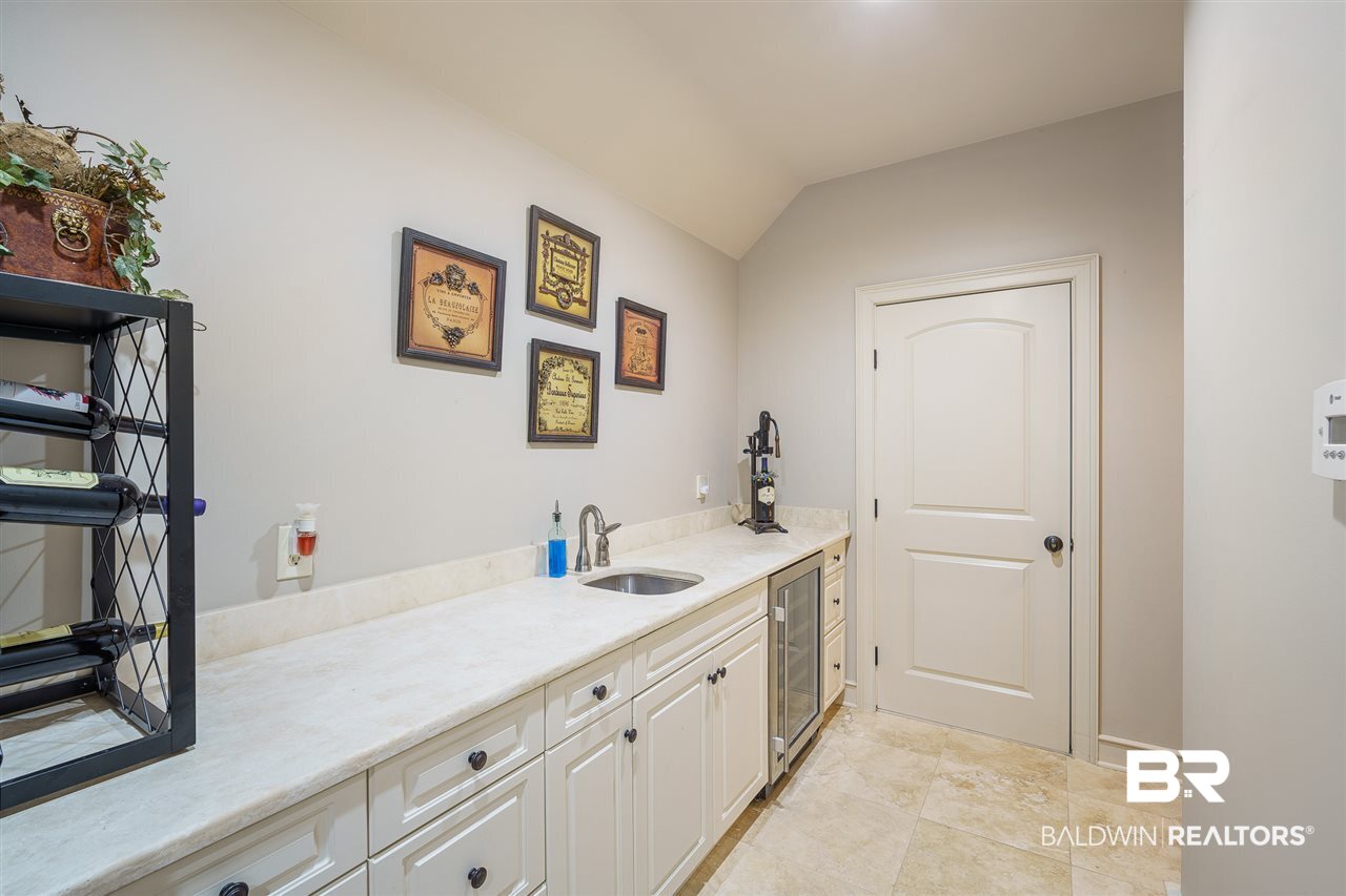 11171 Redfern Road Daphne, AL 36526 - Photo 33 of 50 Wet bar Upstairs