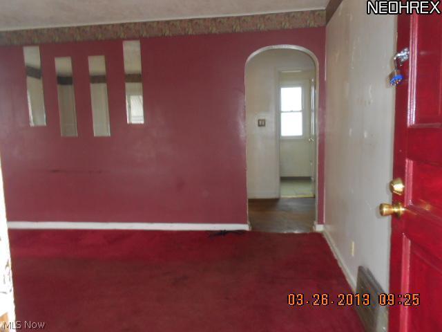21313 Watson Road Maple Heights, OH 44137 - Photo 2 of 10 Gallery Image 2