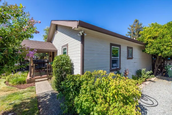 $1,500,000 | 6774 Yount Street, Yountville, CA 94599