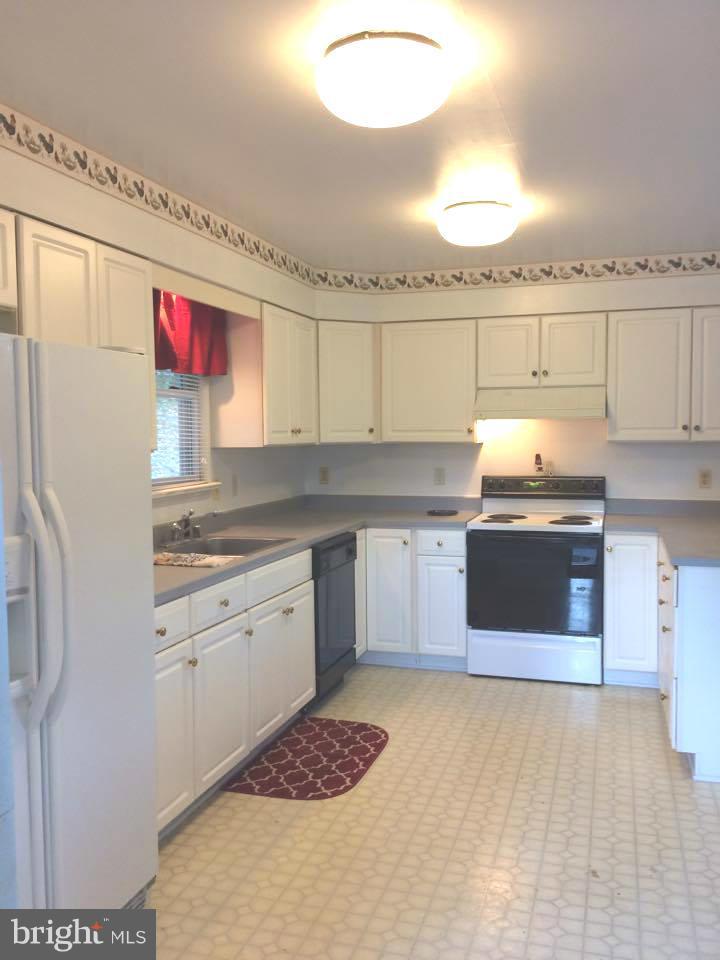 5932 Old Washington Road Elkridge, MD 21075 - Photo 5 of 14 Kitchen