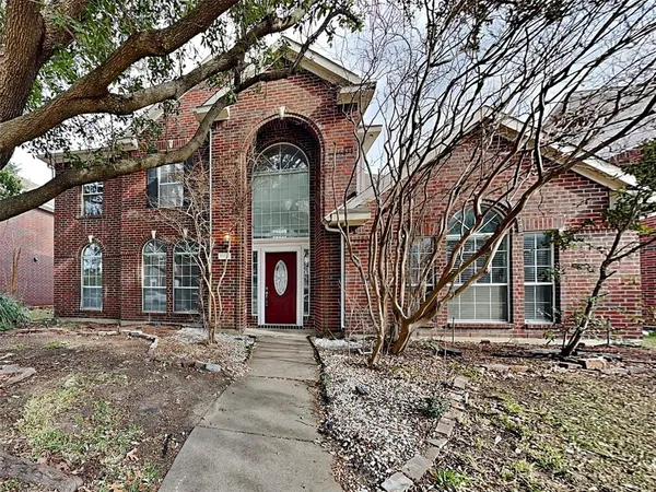 a view of entrance gate of house