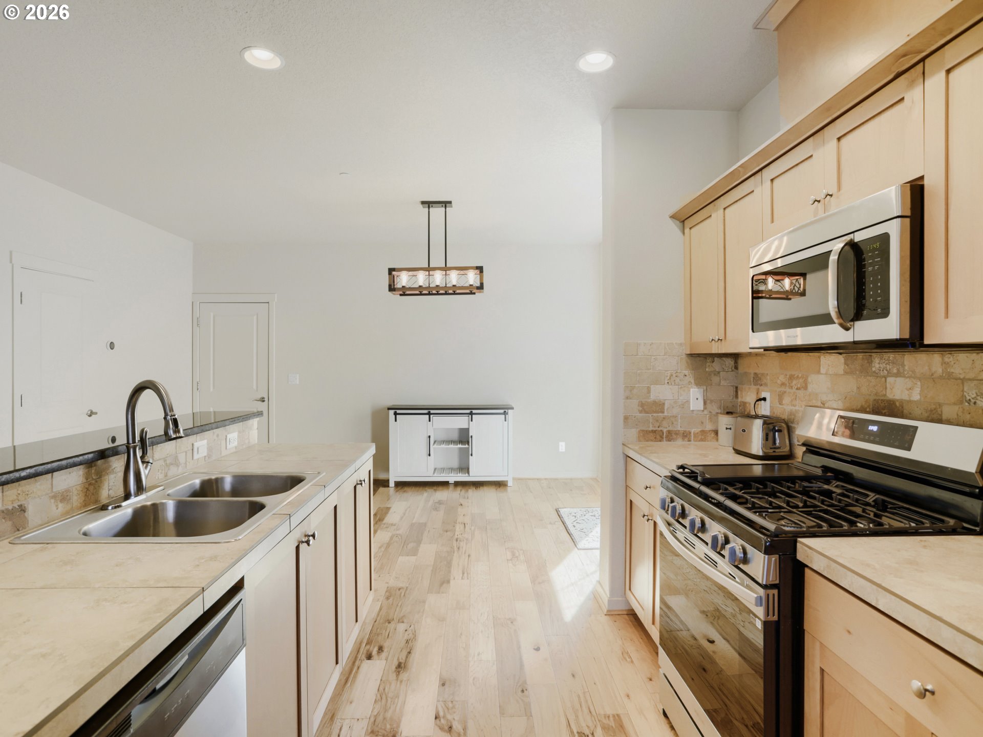 10981 Southwest Verdun Loop Wilsonville, OR 97070 - Photo 13 of 40 Gallery Image 13
